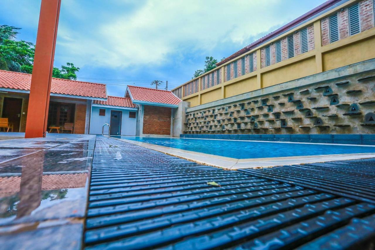 Olinia Airport Hotel Katunayaka Ngoại thất bức ảnh