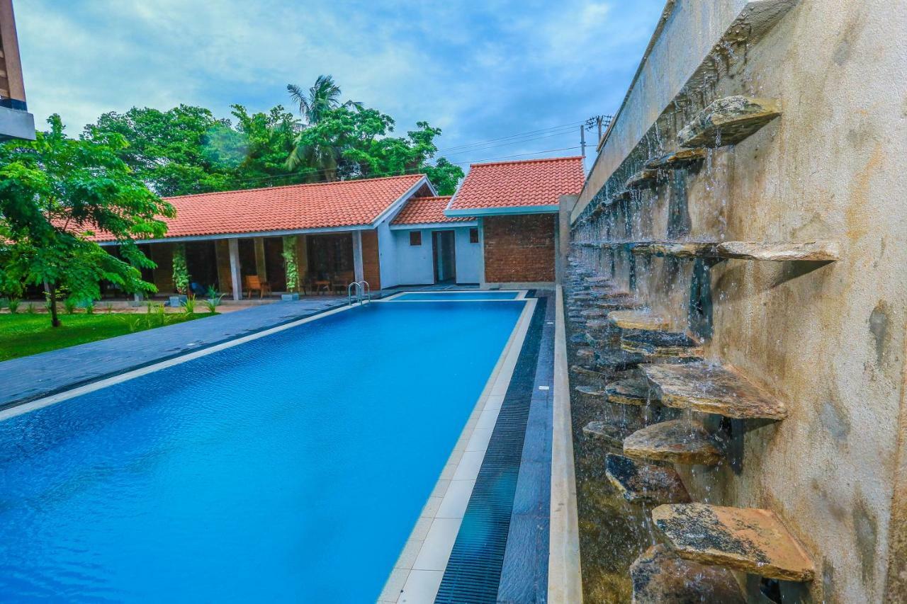 Olinia Airport Hotel Katunayaka Ngoại thất bức ảnh